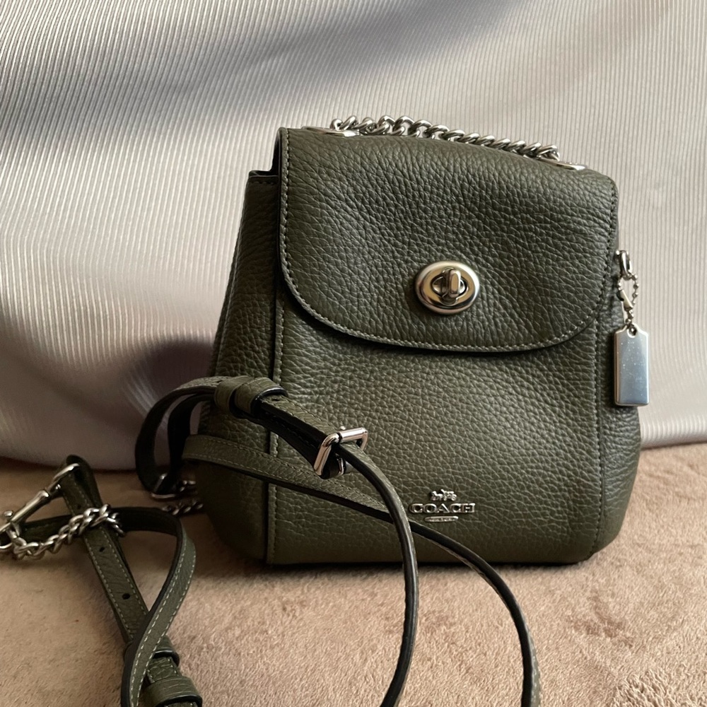 Coach bag, convertible mini Backpack. No tears or damage. In great conditions.